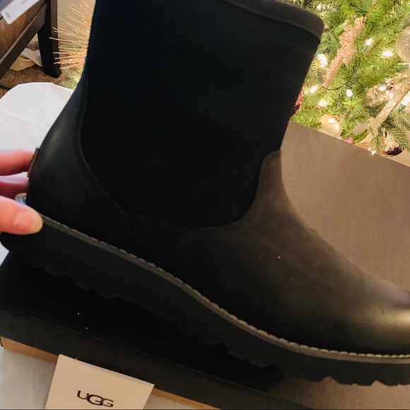 New Authentic UGG Men’s Hendren Boot - Picture 2 of 6